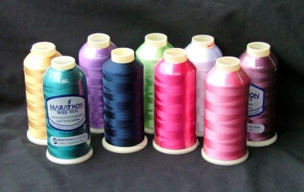 Starter's Kit B  - 20 cones x 1,000m cones, Colour Chart book, Bobbin Thread & Stabilizers